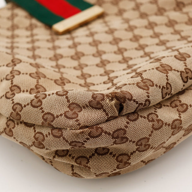 Detail coin inferieur toile GG Canvas Gucci Hobo Web leger frottement — AMANA Vintage