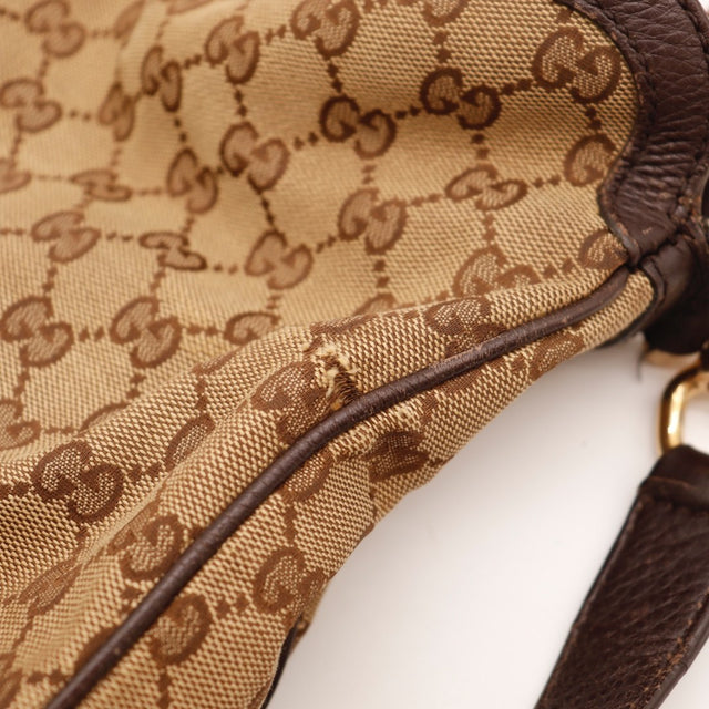 Vue de profil Gucci Bambou Diana hobo occasion authentique — AMANA Vintage