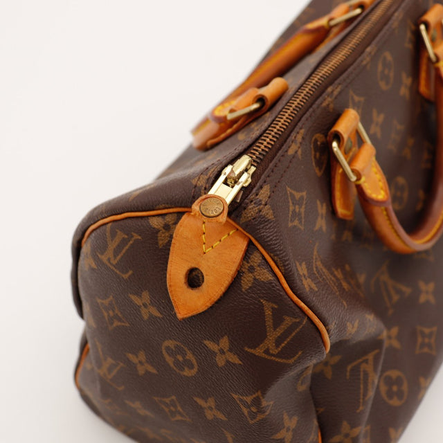 Détail zip et languette cadenas Louis Vuitton Speedy 30 — AMANA Vintage