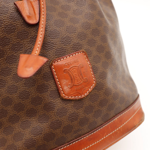 Détail patch cuir Céline Paris Macadam sur la toile — AMANA Vintage