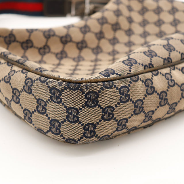 Detail coin inférieur Gucci Hobo Web frottements — AMANA Vintage
