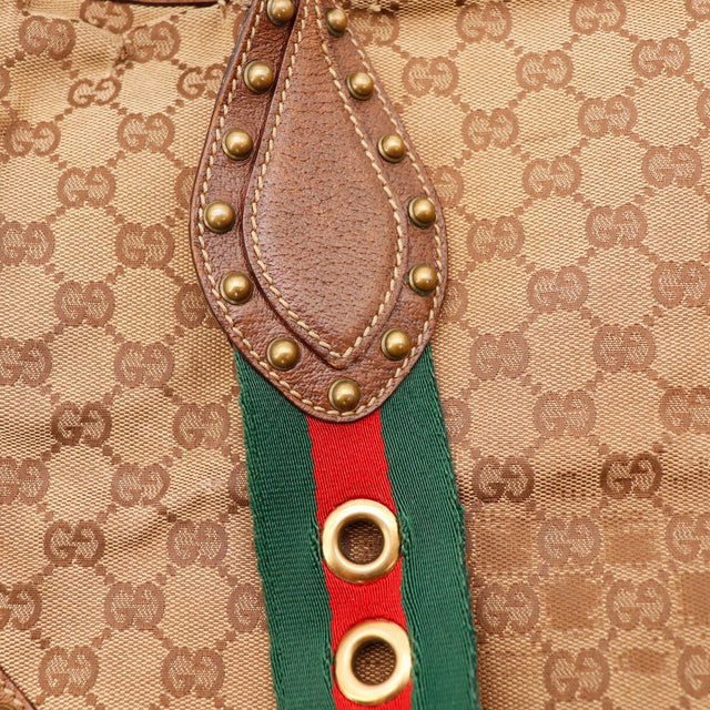Detail autre coin bas Gucci Hobo Web usure cuir marron — AMANA Vintage