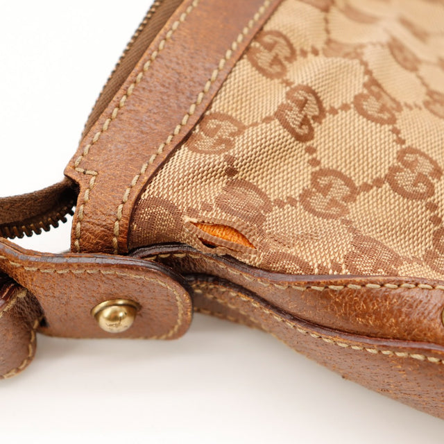 Detail dechirure canvas jonction anse Gucci Hobo Web doublure orange visible — AMANA Vintage