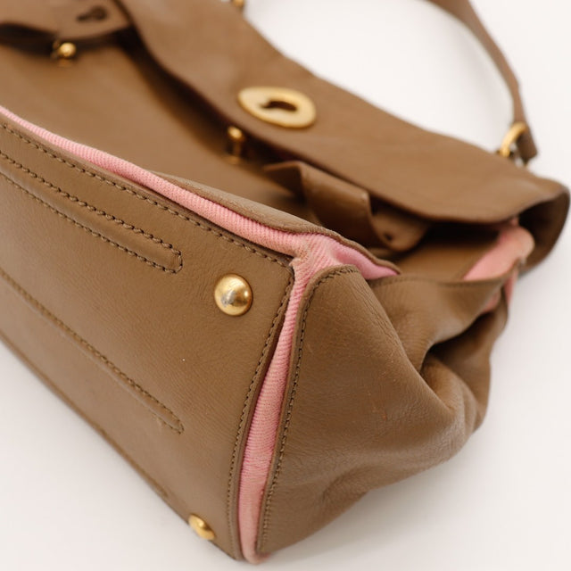 Détail coin inférieur droit sac YSL Muse frottements cuir — AMANA Vintage
