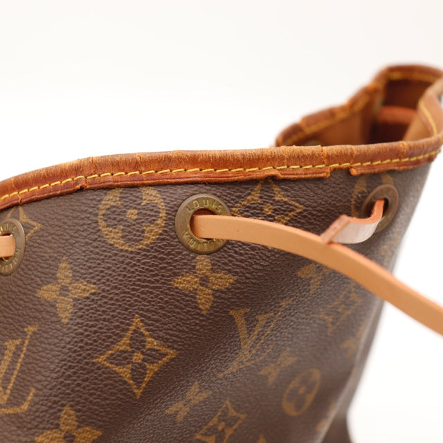 Détail du fond Louis Vuitton Noé Toile Monogramme occasion authentique — AMANA Vintage