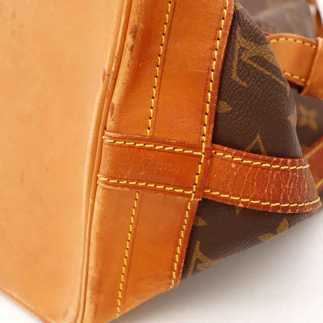 Détail de la bordure supérieure Louis Vuitton Noé cuir vachette occasion authentique — AMANA Vintage
