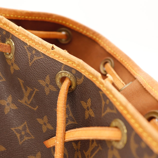 Détail de la bordure supérieure Louis Vuitton Noé Toile Monogramme occasion authentique — AMANA Vintage