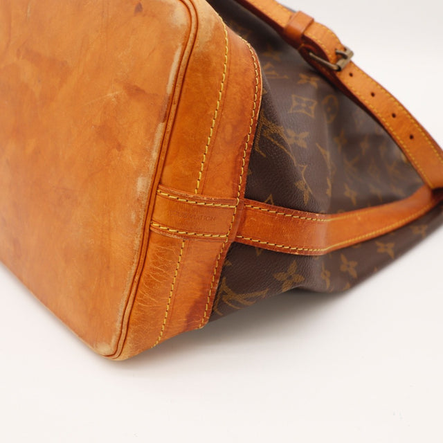 Détail de la ficelle Louis Vuitton Noé cuir vachette occasion authentique — AMANA Vintage