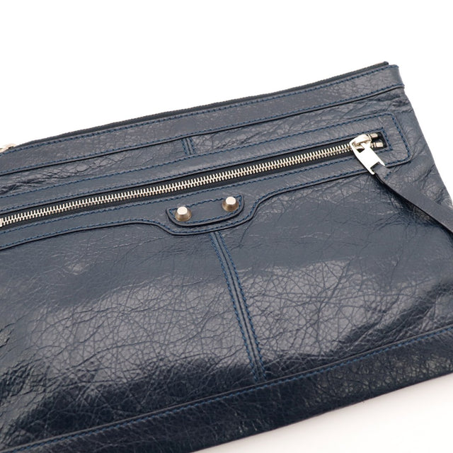 Détail zip et rivets Balenciaga City Clip cuir bleu marine — AMANA Vintage