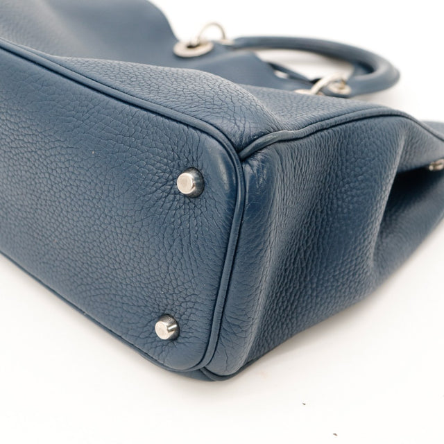 Détail anneau CD et fixation anse Christian Dior Diorissimo — AMANA Vintage