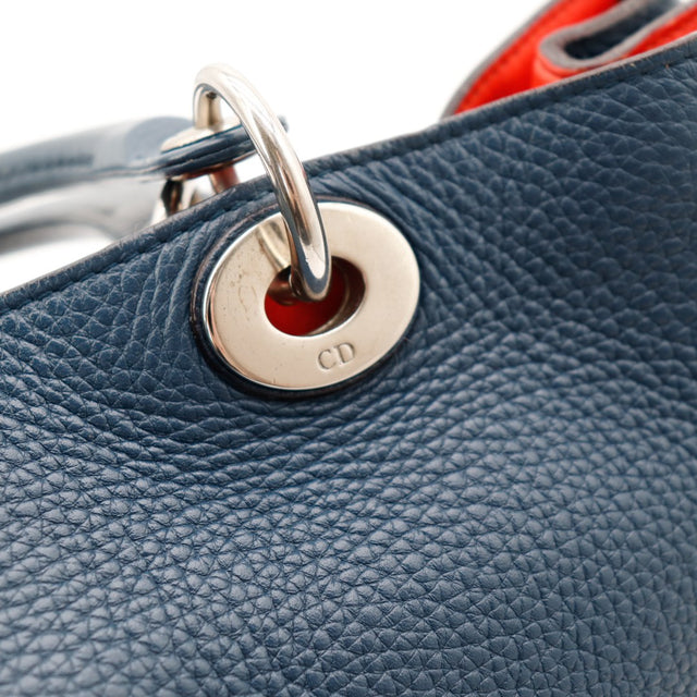 Fond intérieur cuir rouge Christian Dior Diorissimo griffures légères — AMANA Vintage