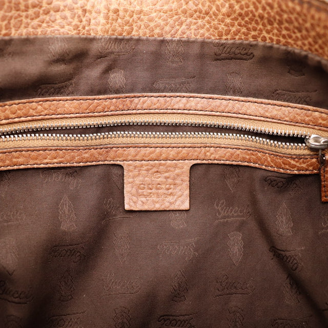 Détail coin inférieur Gucci Hobo Bambou usure cuir — AMANA Vintage