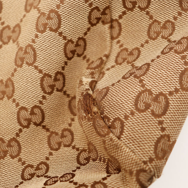 Détail canvas GG Gucci Hobo Bambou texture jacquard — AMANA Vintage
