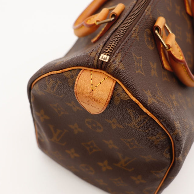 Détail argenterie dorée Louis Vuitton Speedy 30 — AMANA Vintage