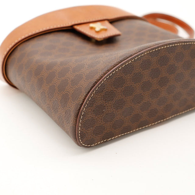Detail bas du sac Celine Seau Macadam vue de cote gauche — AMANA Vintage