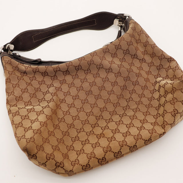 Détail curseur zip Gucci argenté Hobo toile monogrammée — AMANA Vintage
