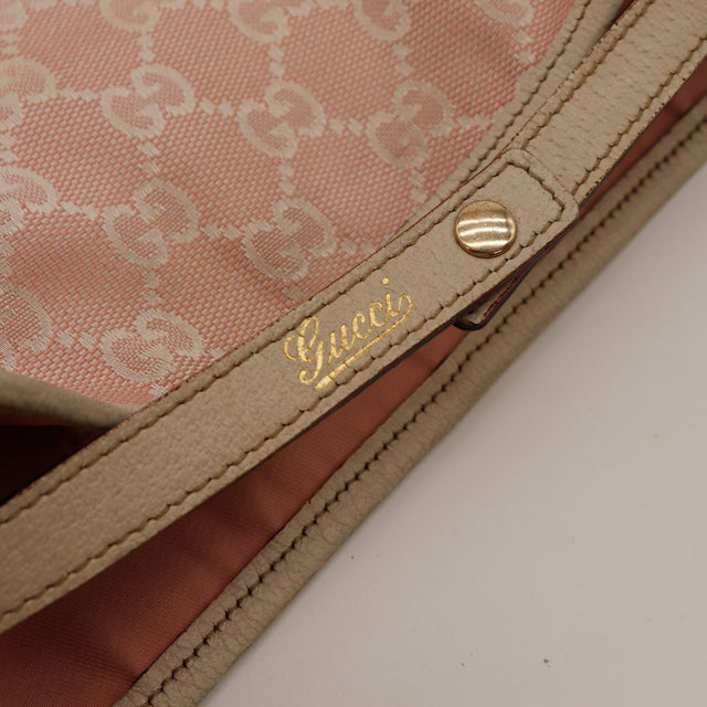 Détail cuir grainé beige bande Gucci Hobo signature cursive — AMANA Vintage