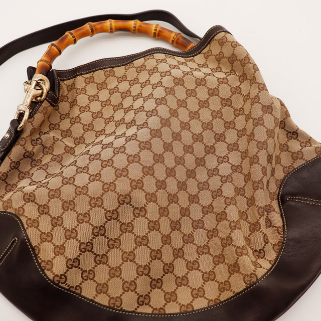Gucci Hobo Bambou détail anse bambou naturel et raccords dorés — AMANA Vintage
