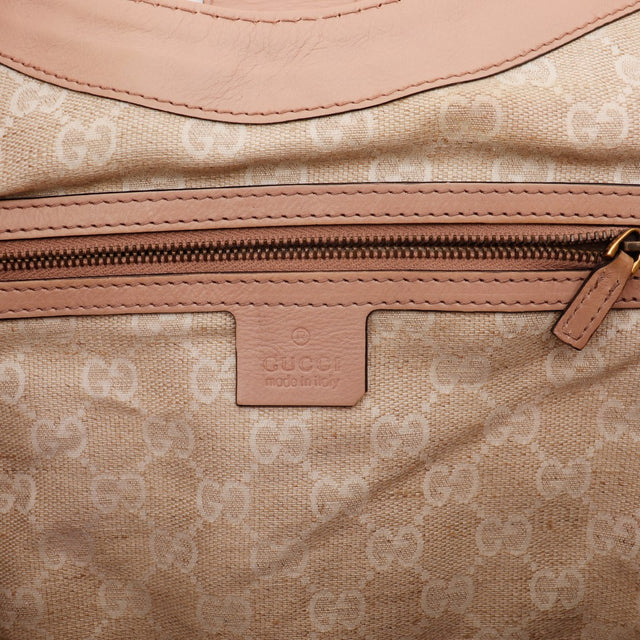 Intérieur Hobo Gucci Stirrup toile monogrammée beige zip propre — AMANA Vintage