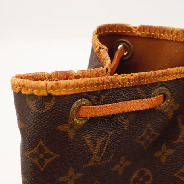 Détail boucle de réglage bandoulière Louis Vuitton Noé GM — AMANA Vintage