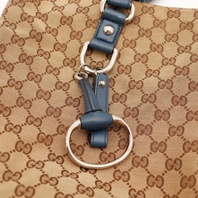 Détail attache anse cuir bleu marine anneau argent Tote Bag Gucci — AMANA Vintage