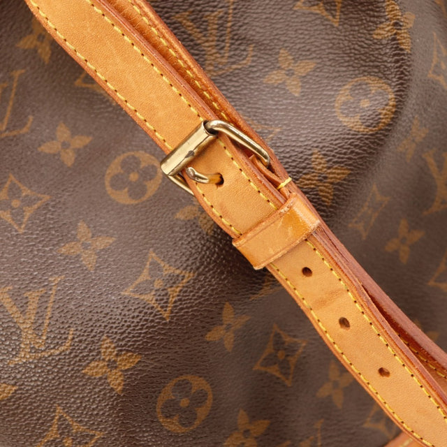 Détail coins inférieurs cuir vachette Louis Vuitton Noé GM — AMANA Vintage