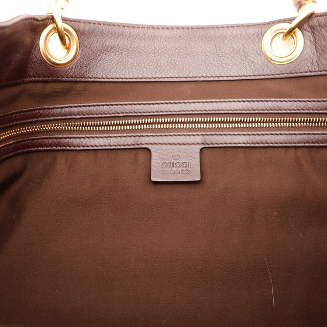 Détail poche frontale et boucles dorées Tote Bag Bambou Gucci — AMANA Vintage