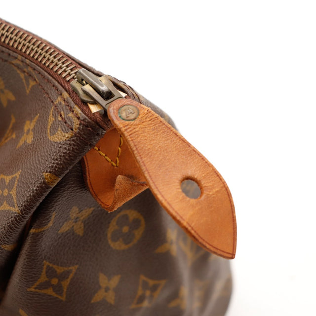 Vue coin inferieur Louis Vuitton Speedy 35 frottements toile Monogram — AMANA Vintage