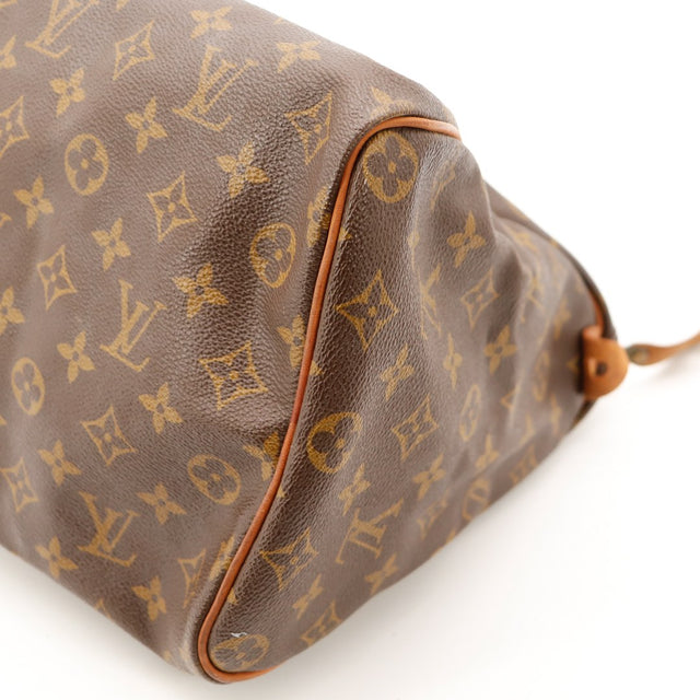Detail coins inferieurs Louis Vuitton Speedy 35 usure naturelle — AMANA Vintage
