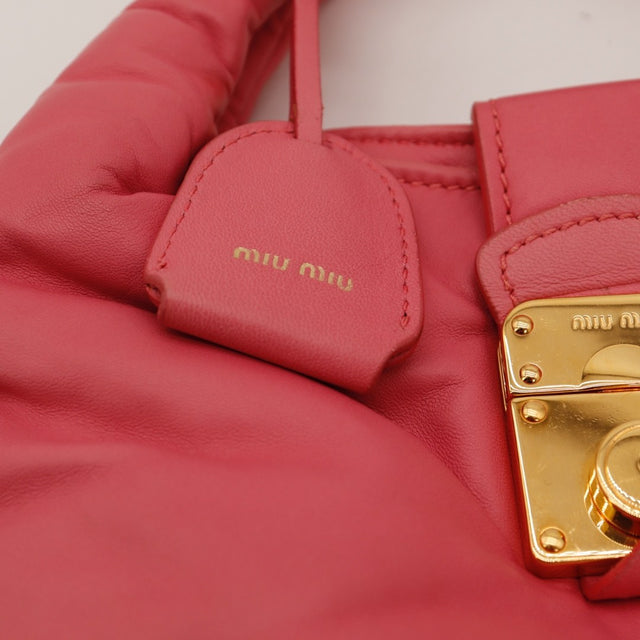 Intérieur doublure sac Miu Miu Bowler cuir matelassé rose corail — AMANA Vintage