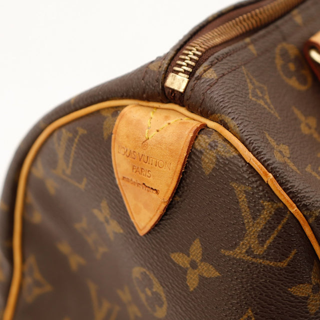 Detail coin inferieur Louis Vuitton Speedy 30 toile Monogram — AMANA Vintage