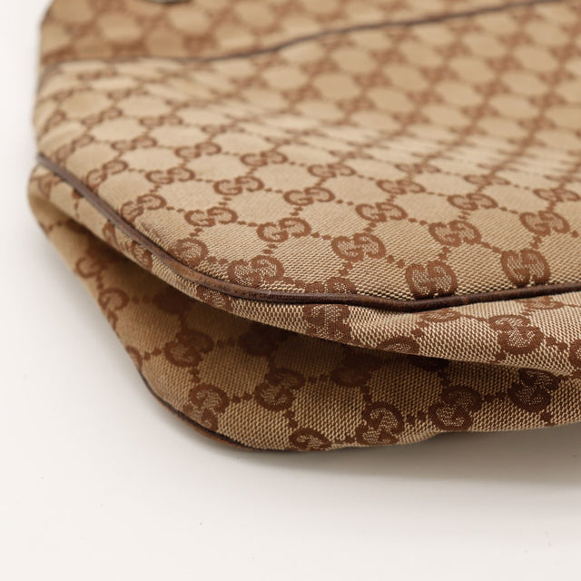 Détail coin inférieur tote bag Gucci toile monogrammée — AMANA Vintage