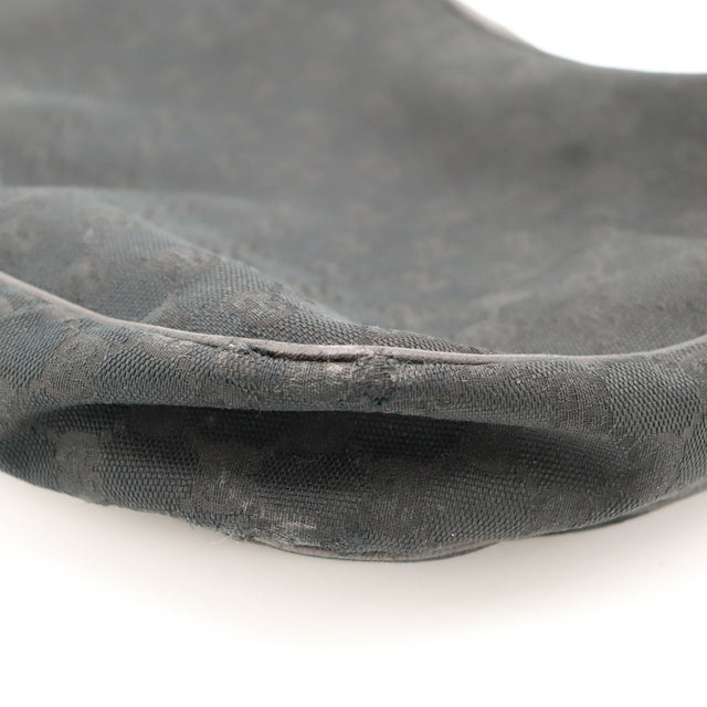 Détail coins inférieurs Gucci Hobo GG Canvas frottements — AMANA Vintage
