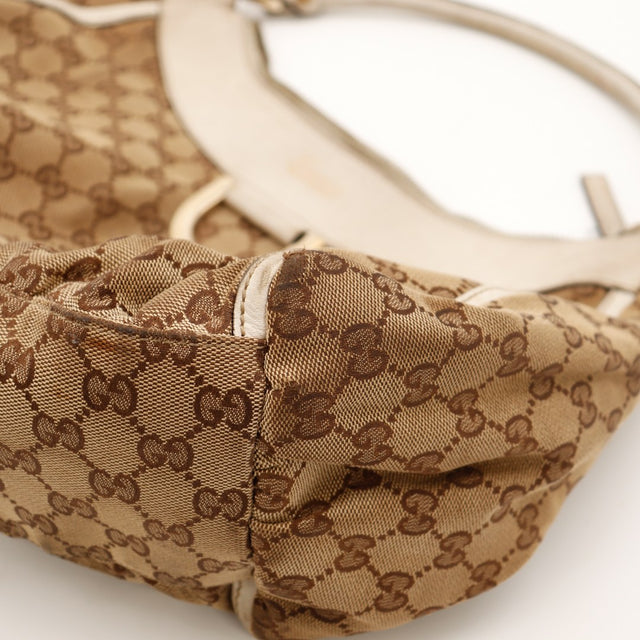 Détail coin inférieur droit frottement canvas Hobo Gucci — AMANA Vintage