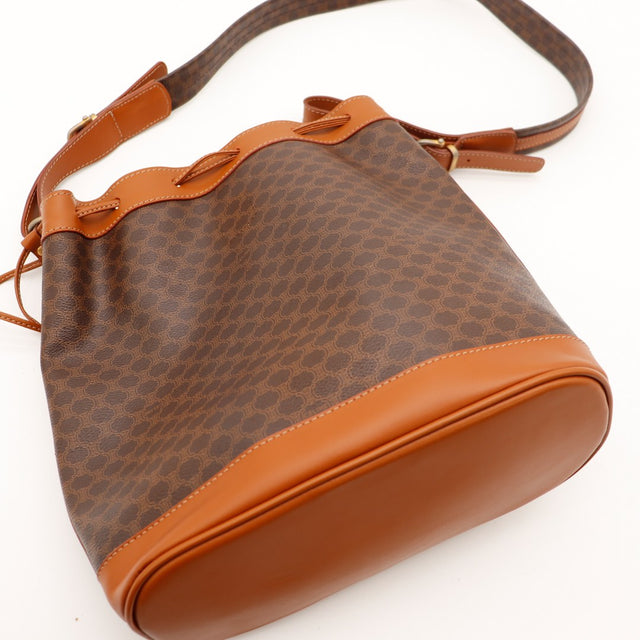 Sac seau Céline Macadam vue du dessus ouvert bandoulière et cordelette — AMANA Vintage