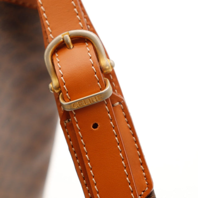 Détail boucle réglable bandoulière Céline Macadam laiton vieilli — AMANA Vintage