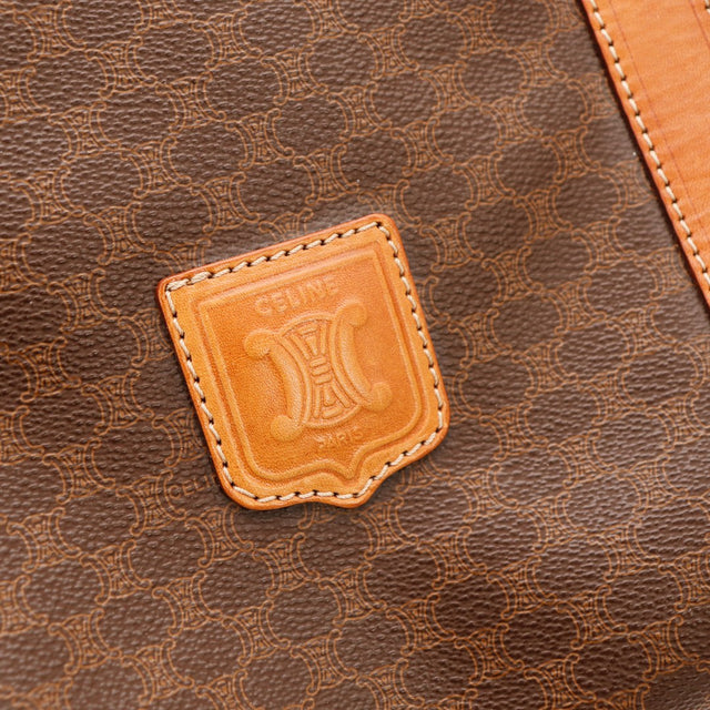 Détail plaque logo Céline Paris toile Macadam authentique — AMANA Vintage