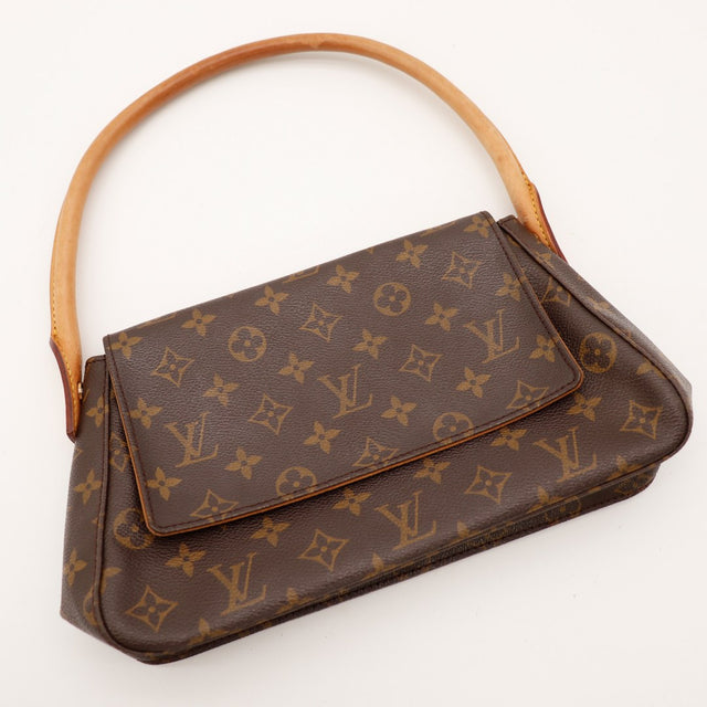 Louis Vuitton Mini Looping vue plongeante detail rabat Monogram — AMANA Vintage