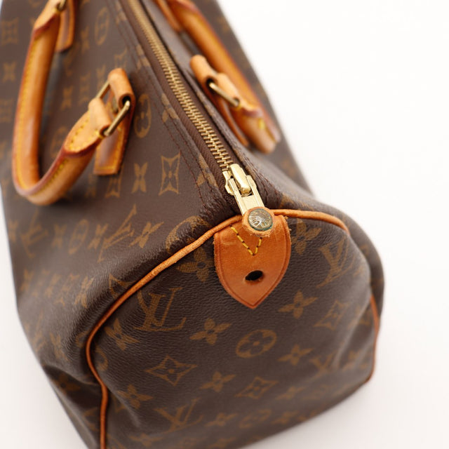 Détail languette cadenas et zip Louis Vuitton Speedy 30 vert-de-gris visible — AMANA Vintage