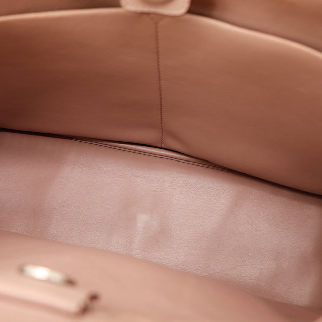 Détail fond intérieur Christian Dior Diorissimo doublure nappa rose — AMANA Vintage