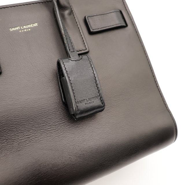 Detail cadenas Saint Laurent Sac de Jour Nano noir occasion — AMANA Vintage