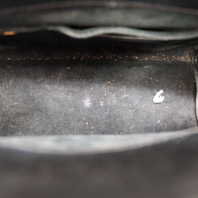 Detail bandouliere cuir noir Saint Laurent Sac de Jour Nano — AMANA Vintage