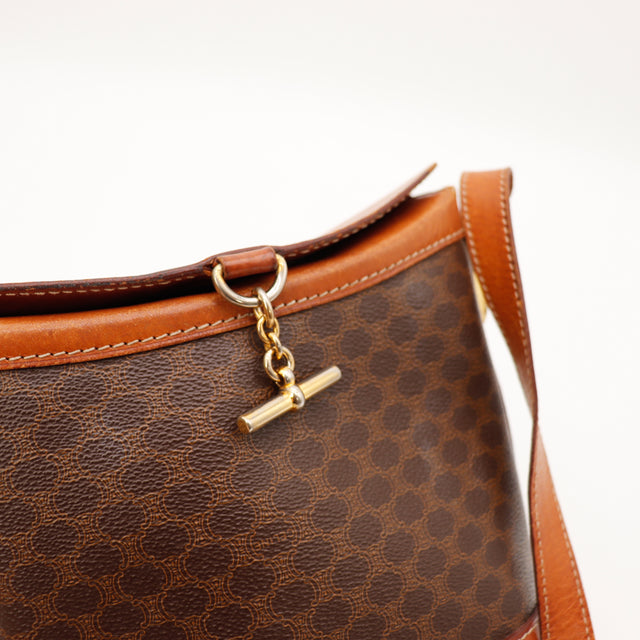 Intérieur doublure cuir cognac Céline Seau Macadam occasion — AMANA Vintage