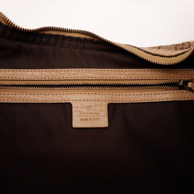 Detail estampille Gucci made in Italy intérieur — AMANA Vintage