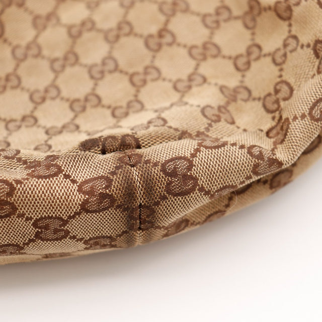 Détail couture toile monogrammée Gucci Tote Bag occasion authentique — AMANA Vintage