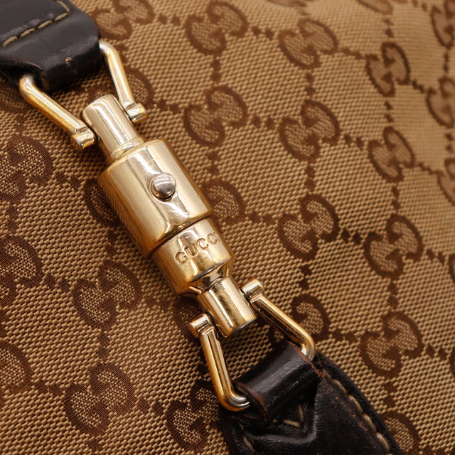 Détail fermoir doré signature Gucci New Jackie occasion authentique — AMANA Vintage