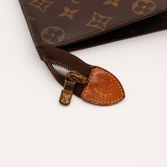 The Clutch Toilette 15 Louis Vuitton