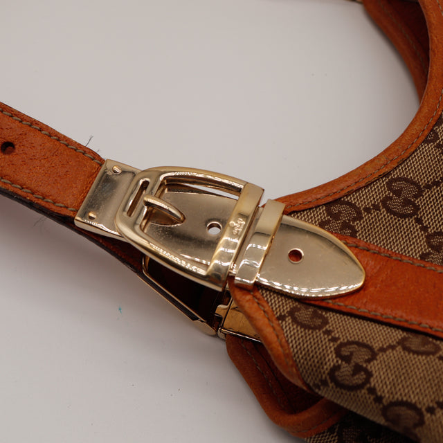 Le Glam Buckle Gucci