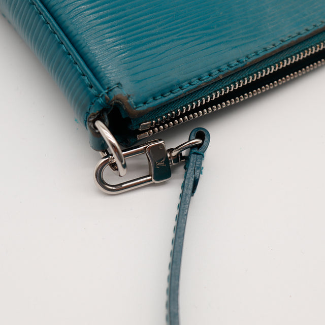 La Pochette Accessoires Épi Louis Vuitton