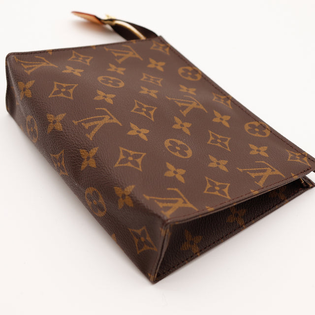 La Pochette Toilette 19 Louis Vuitton